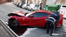 incidente-ferrari-genova-2.jpg