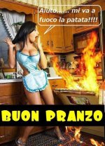 1903-donna-cucina-forno-fiamme.jpg