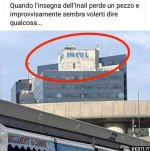 Quando l'insegna dell'Inail perde un pezzo_. _ BESTI.it - immagini divertenti, foto, barzellet...jpg